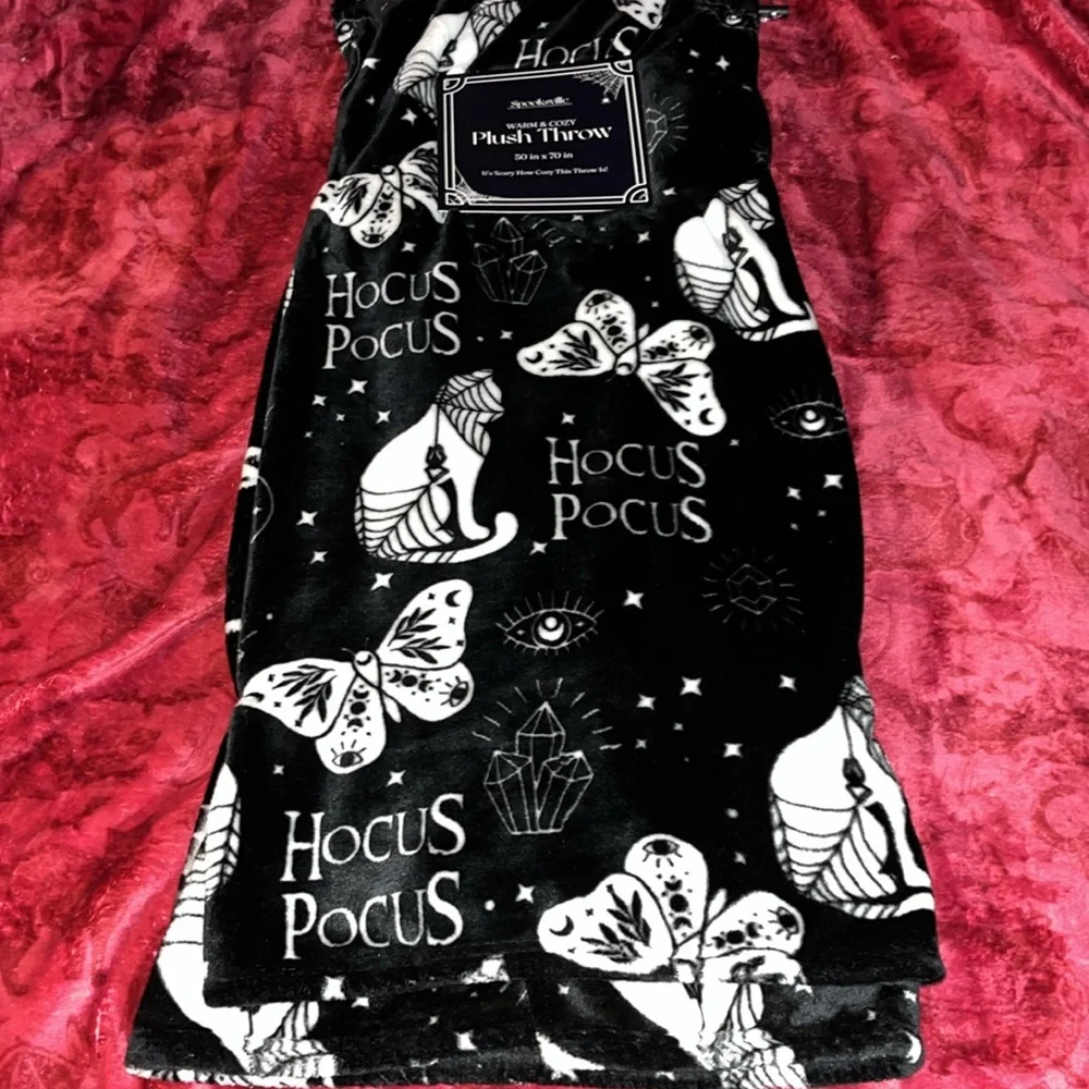 Witchy Halloween throw blanket *FIRM PRICE*